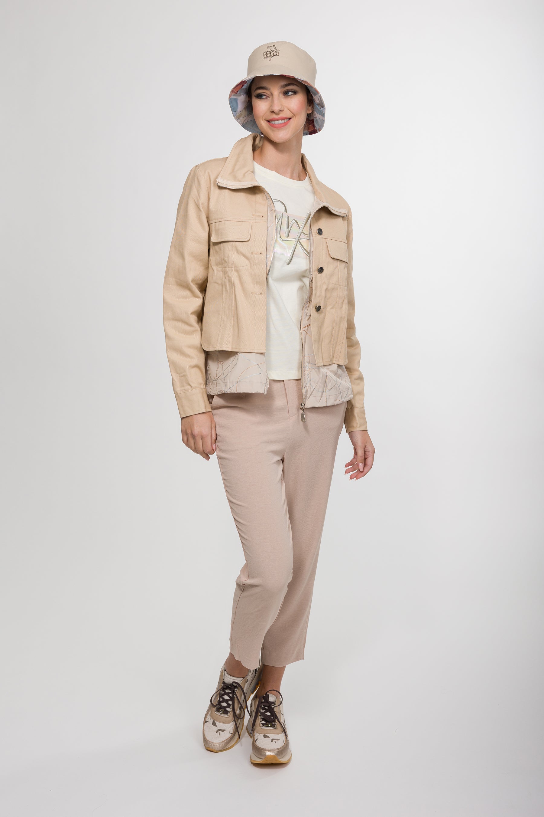 Sneakers beige et dorés