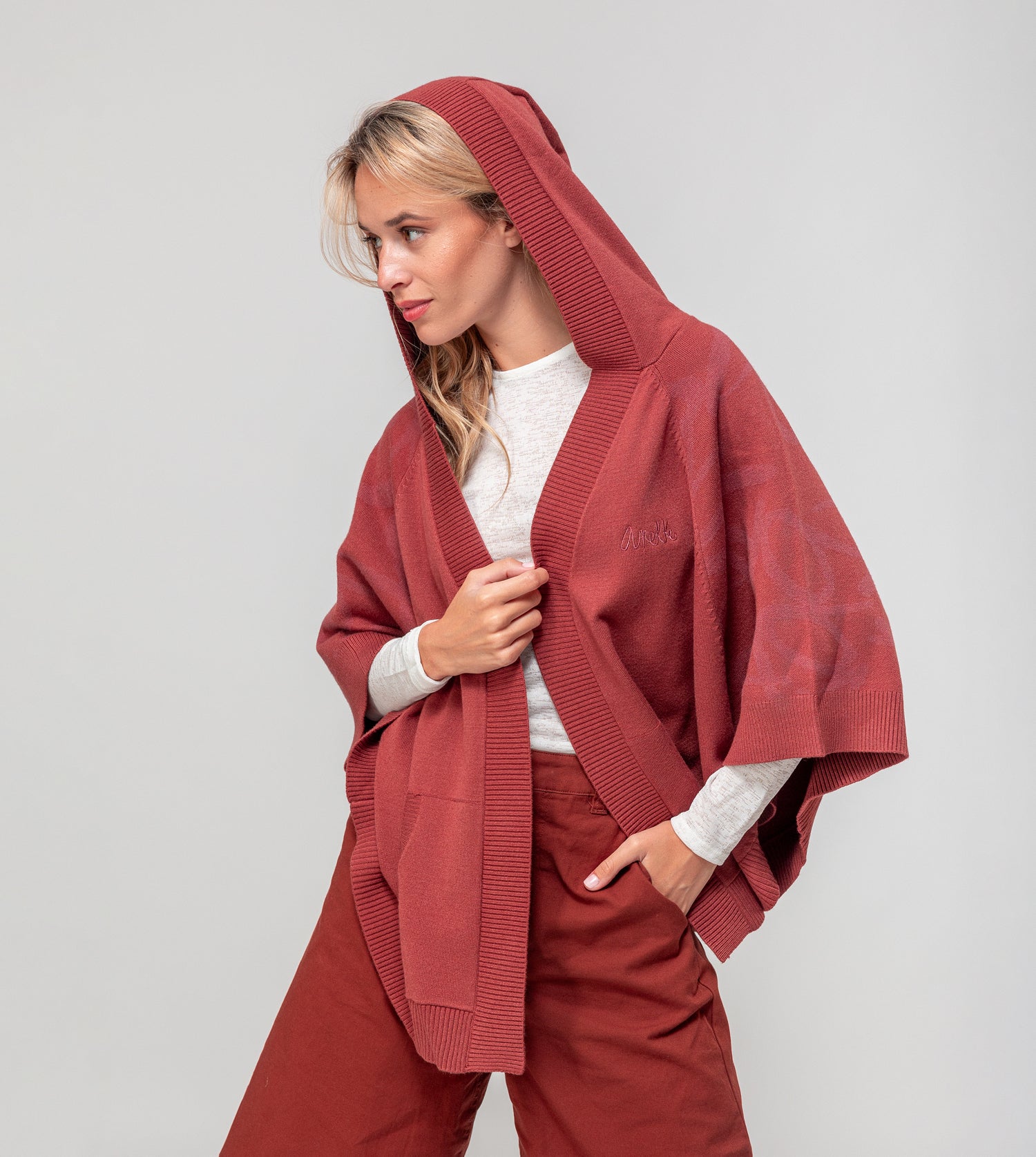 Veste rouge style poncho