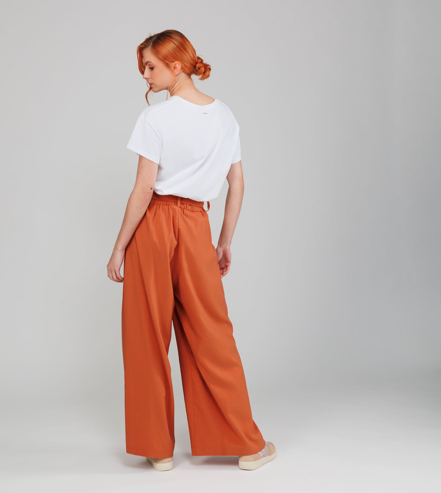 Pantalon couleur terracotta
