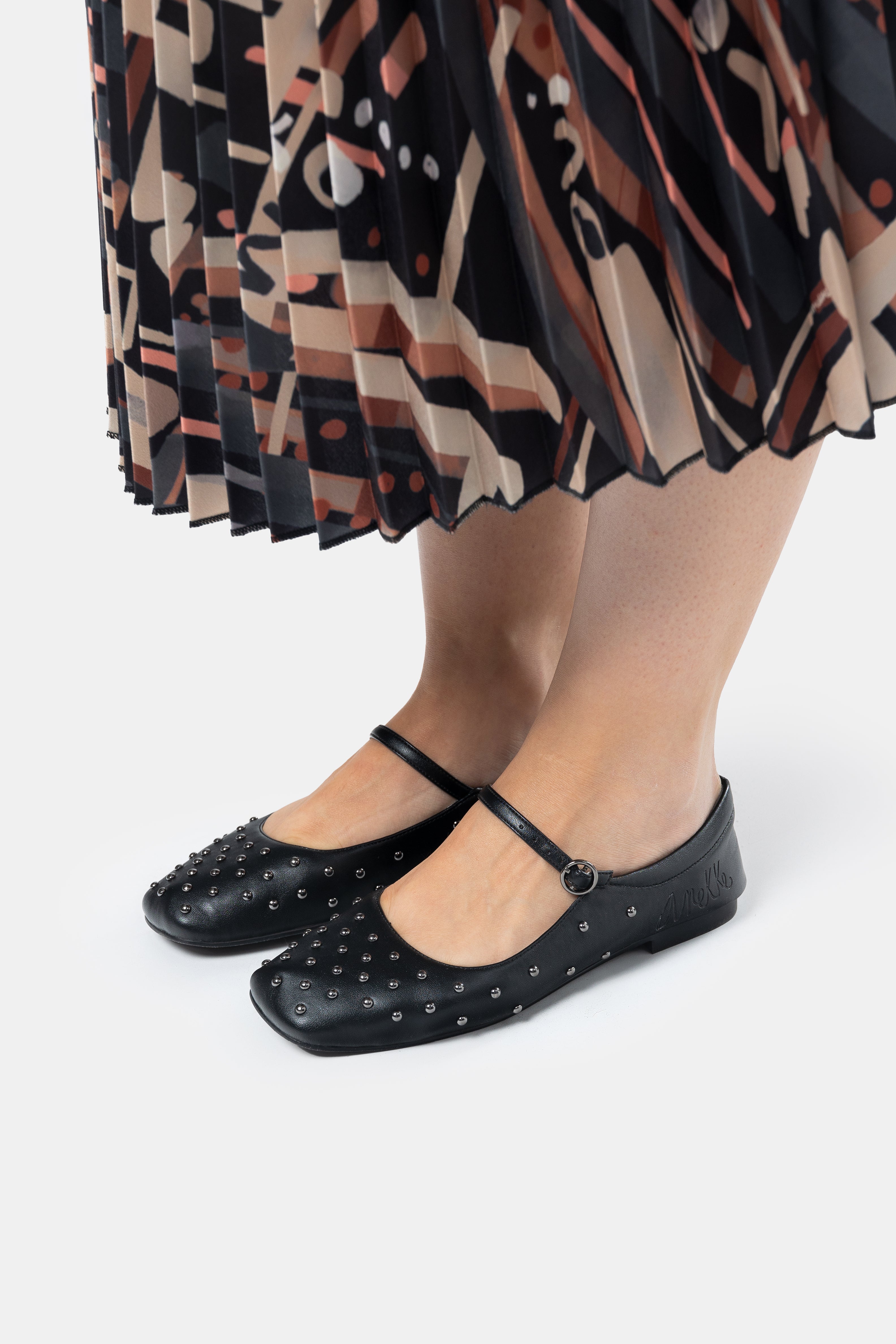 Ballerines cloutées noir