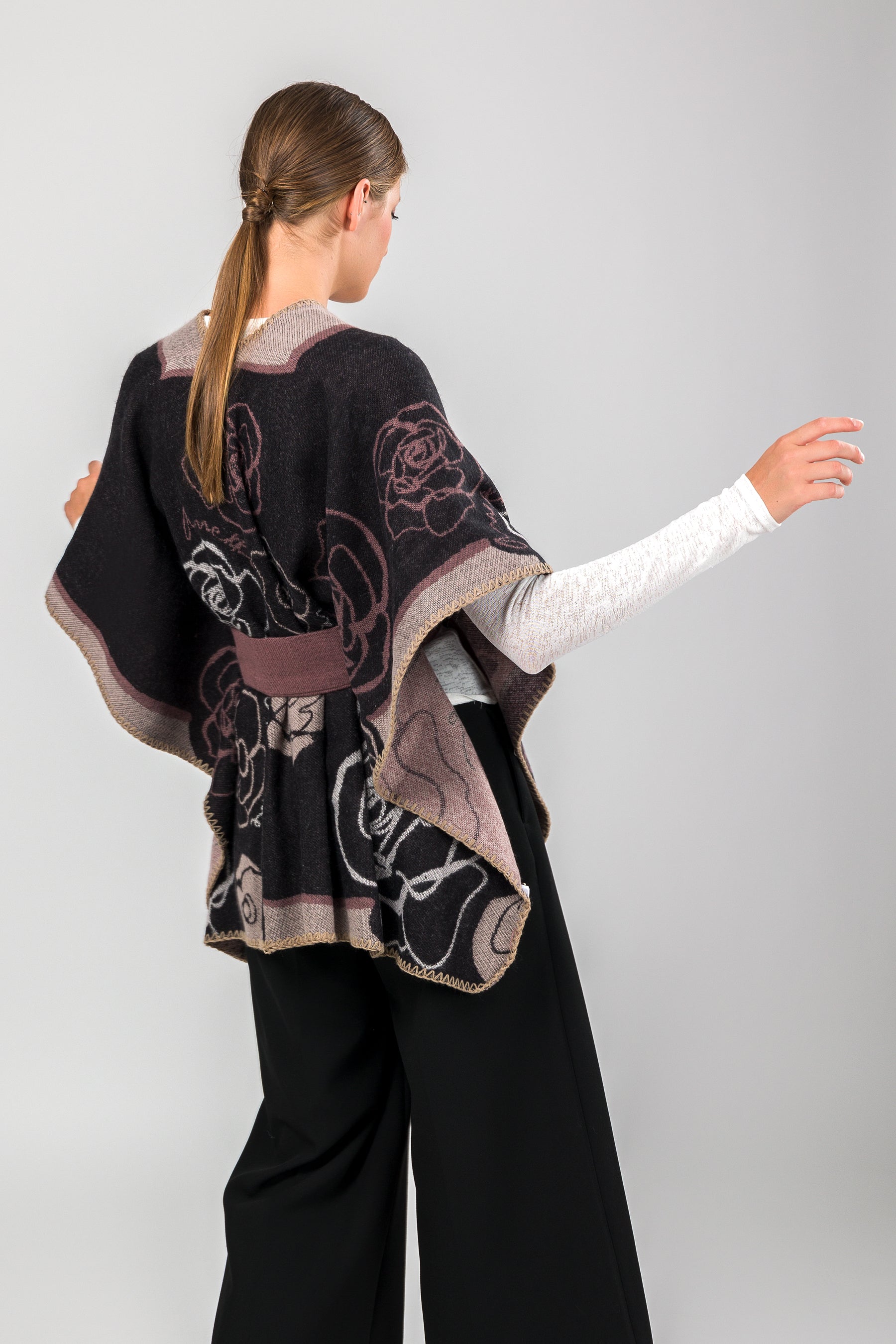 Poncho avec ceinture rose et noir