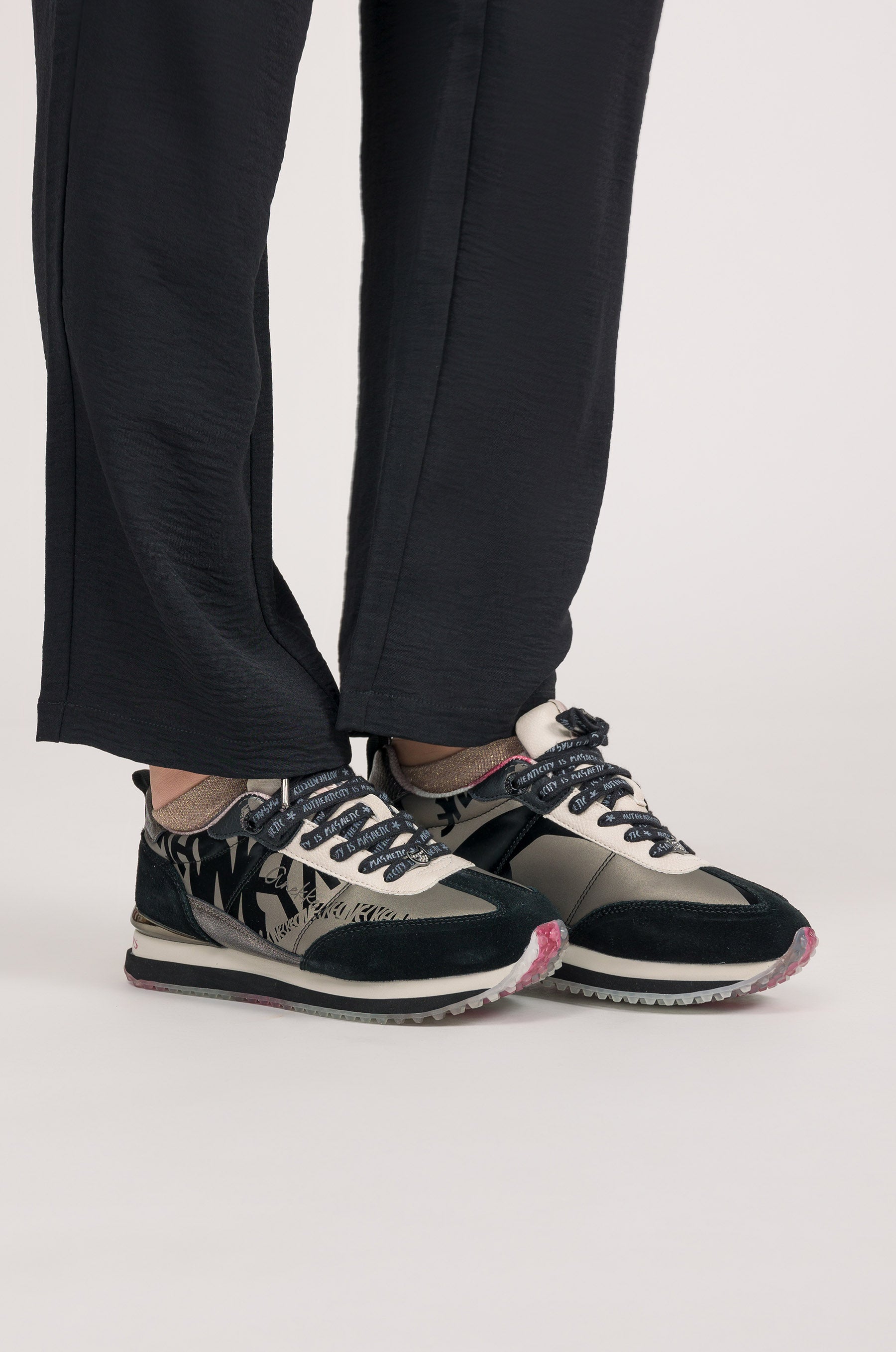 Sneakers noirs et plomb