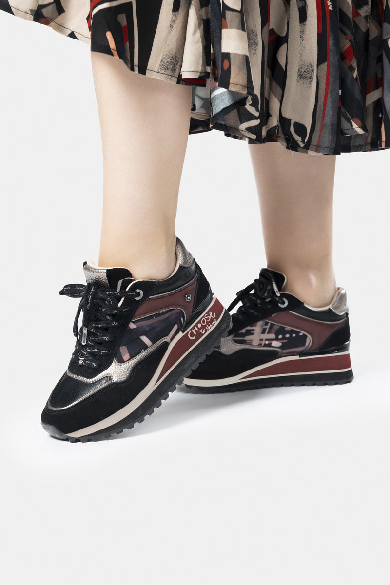 Baskets compensées noir imprimé