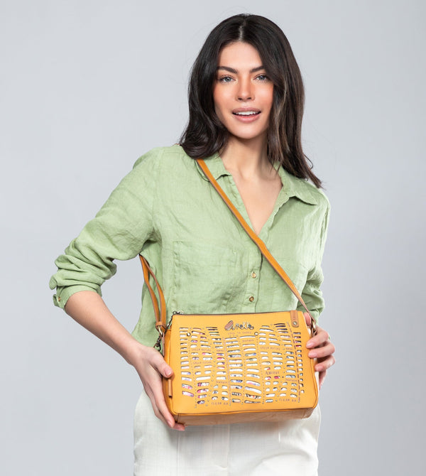 Nature Pachamama Ocher Crossbody Sac avec 3 compartiments