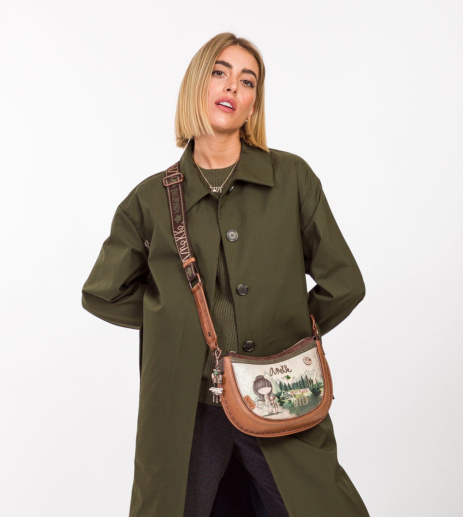 Le sac d'épaule ovale de la forêt